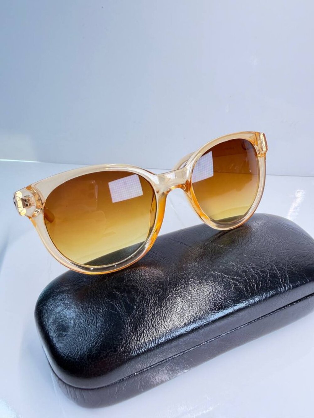 Oscar de la Renta 1232 CE 718 Light Amber Gradient Sunglasses Women’s